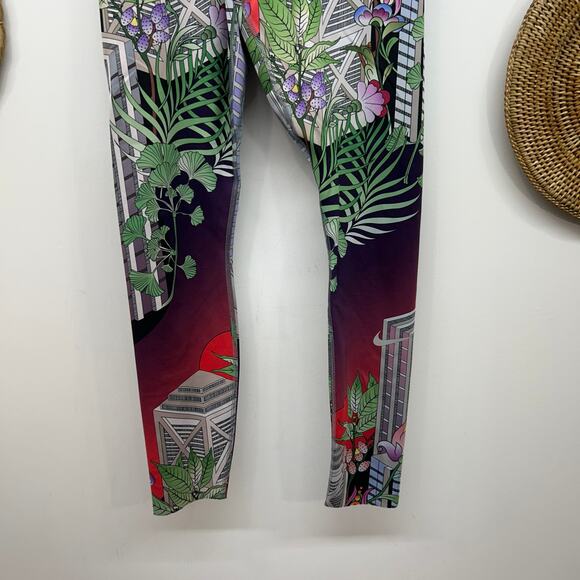 Nike Dri-Fit Colorful Cityscape Athletic Workout Legging Activewear Small - Picture 4 of 5